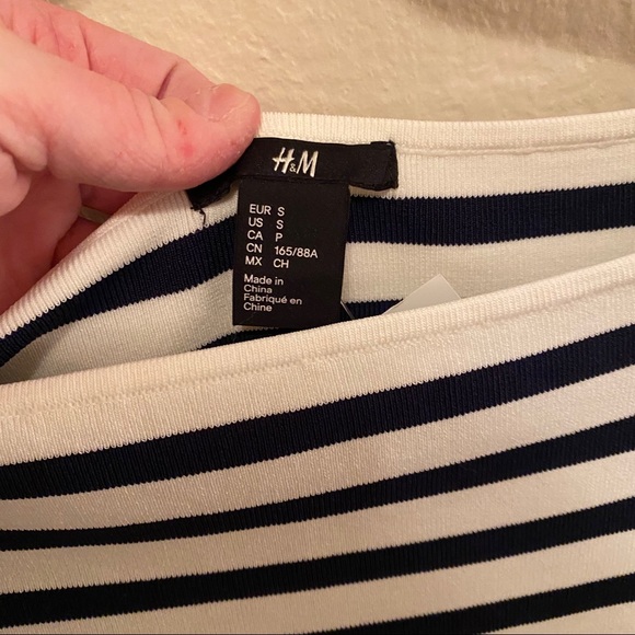 NWT H&M Navy & White Classic Striped Bardot Fitted Top Small - Picture 8 of 14
